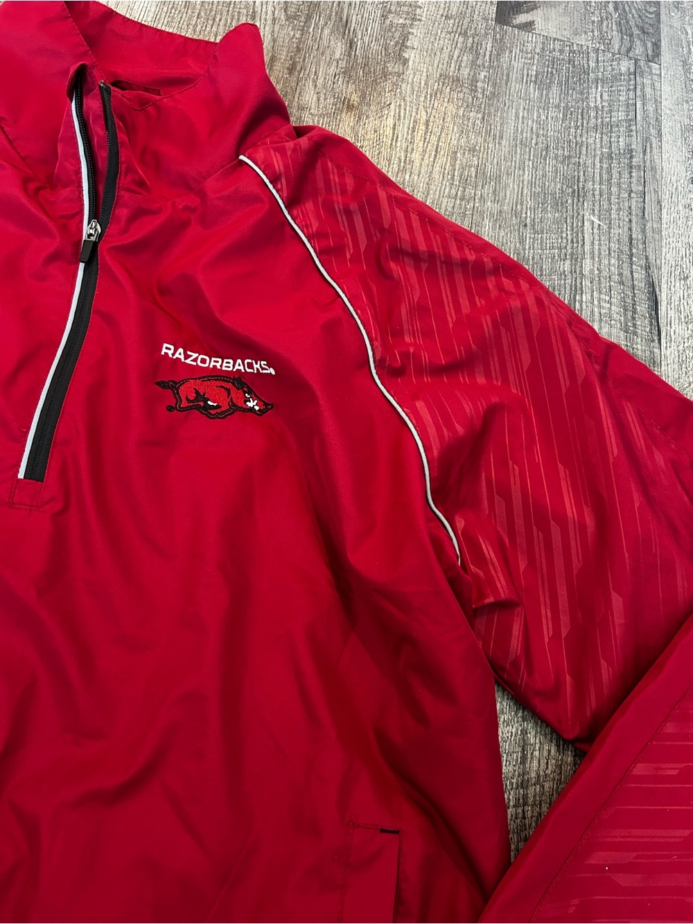 Arkansas Razorbacks Men's Red Razorbacks Quarter-Zip Windbreaker - Picture 2 of 5